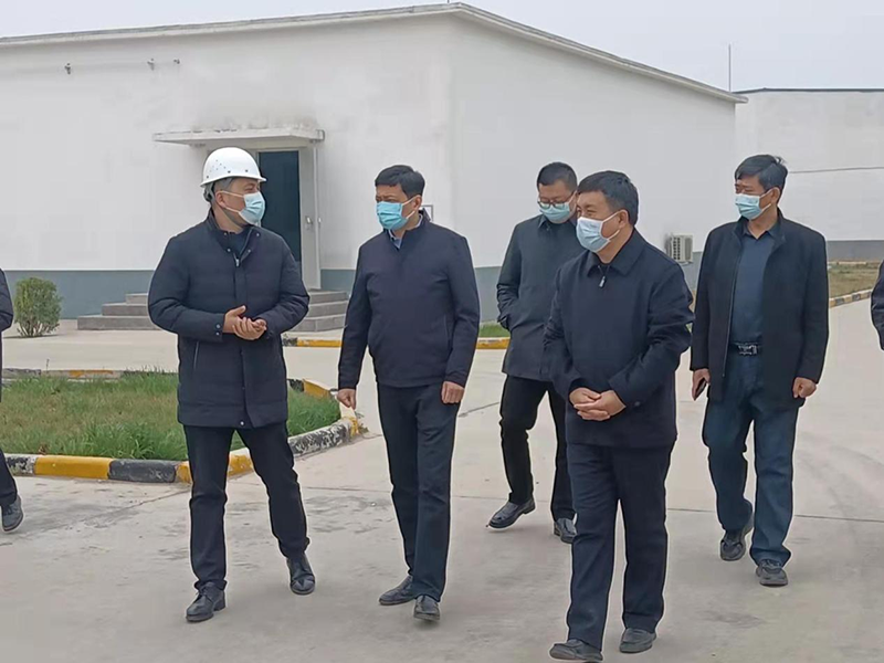2022年3月濮陽縣委書記到濮陽釔利化工科技有限公司現(xiàn)場實(shí)地觀摩